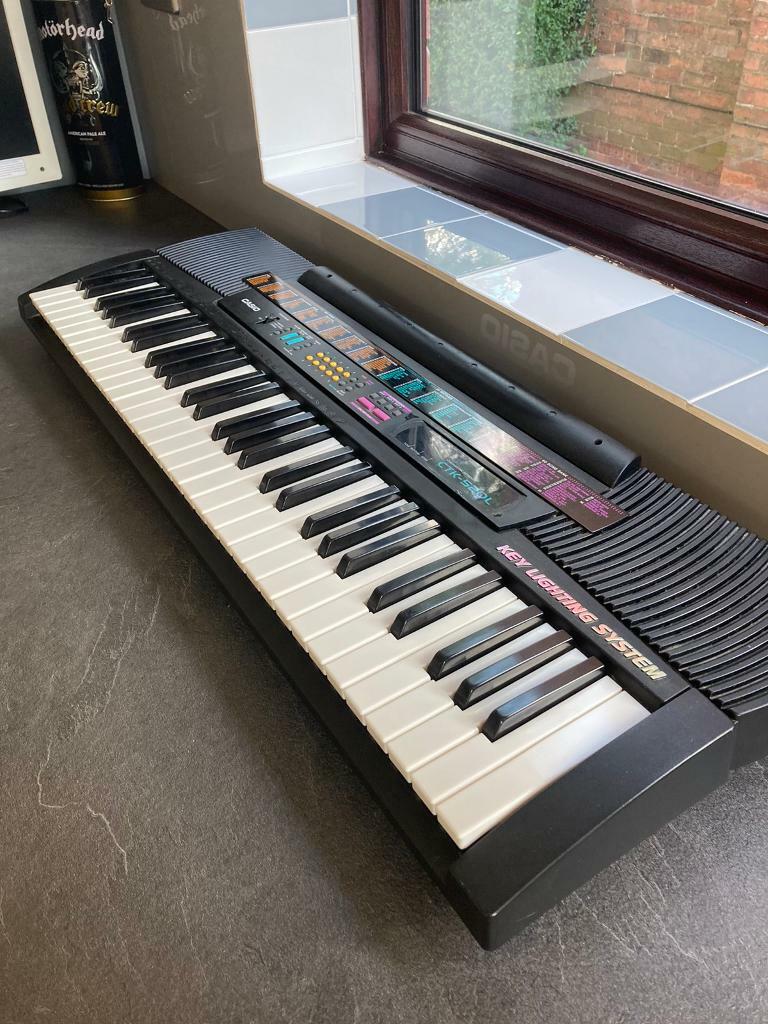 Electric keyboard/ Organ in Retford, Nottinghamshire Gumtree