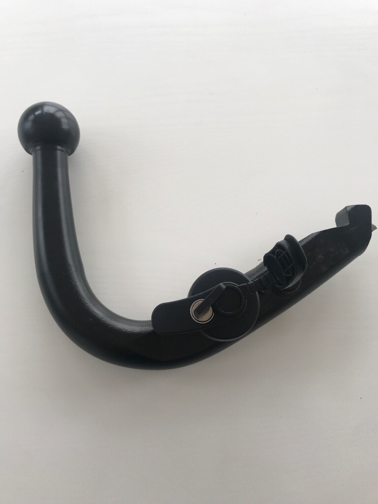 Genuine Volvo Detachable Cross country Tow Bar V40 in Consett, County