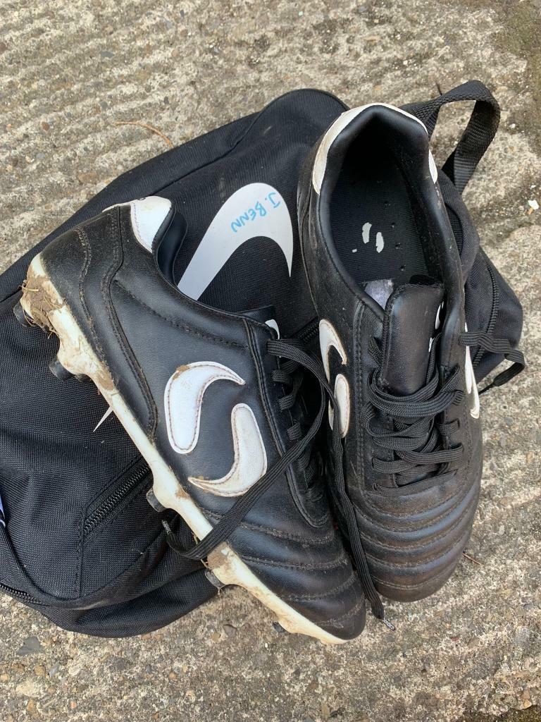 95 air max black and blue