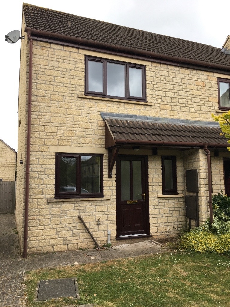 2 Bed House to let Midsomer Norton with driveway in quiet cul de sac £