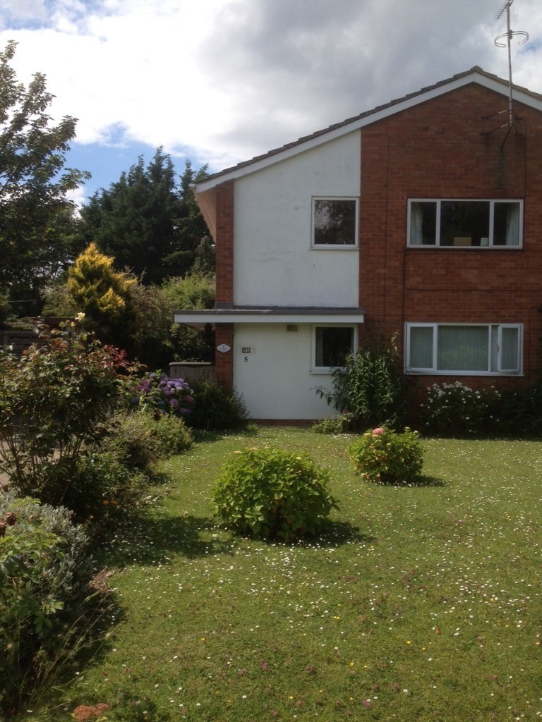 2 Bedroom to rent on Porchester Road, Hucclecote, GL3. in Hucclecote