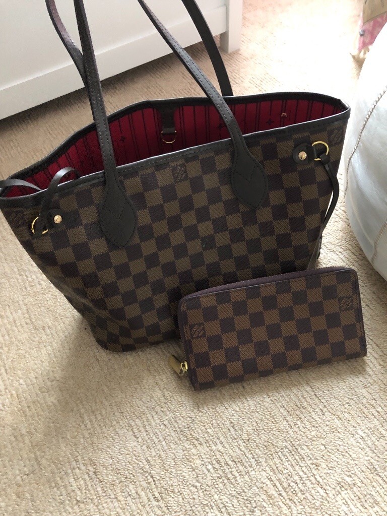 Are Louis Vuitton Neverfull Bags Leatherback