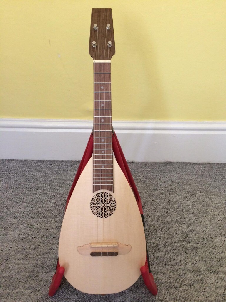 Perfect condition Lute shaped Concert Ukulele in Wellington, Somerset