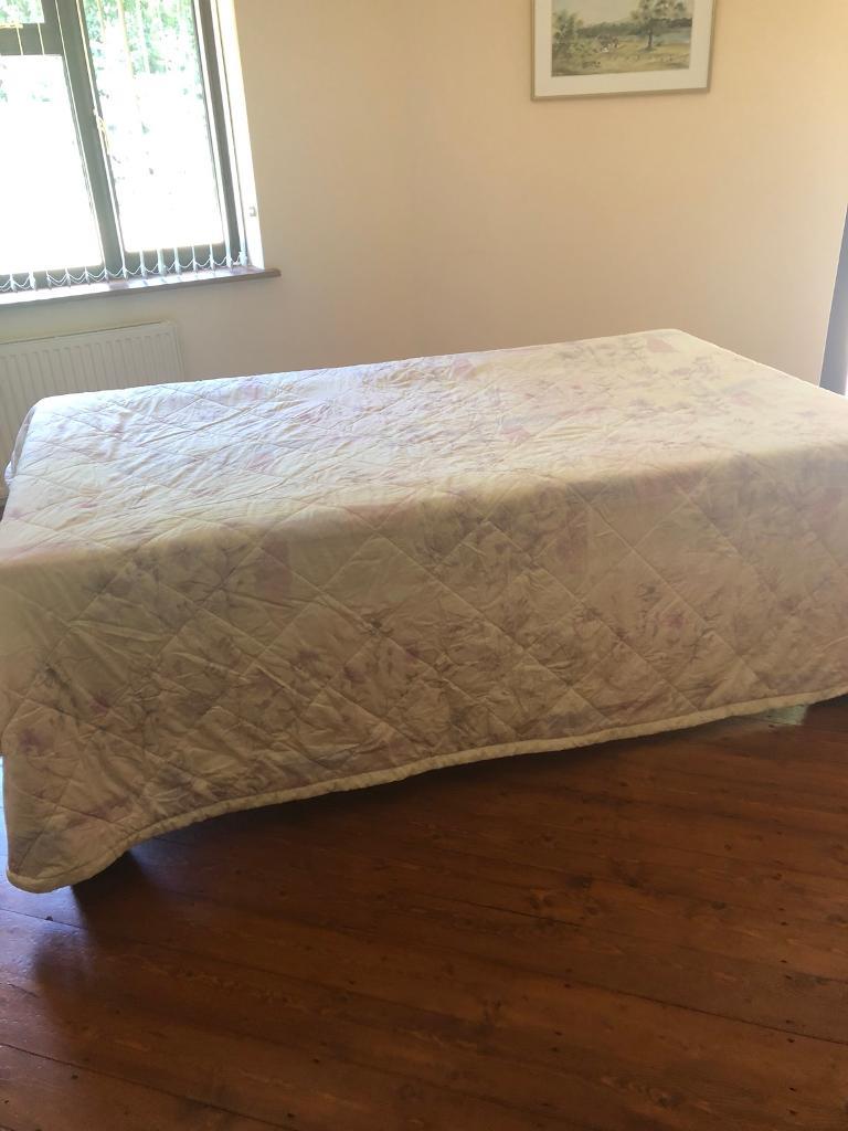 Dorma kingsize quilted bedspread in Ashtead, Surrey Gumtree