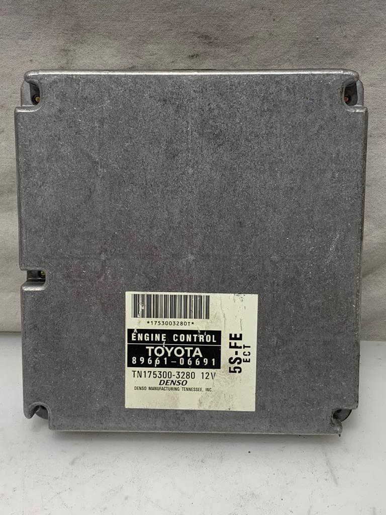 98-99 TOYOTA CAMRY ECU ECM Engine Control Module 89661-06691