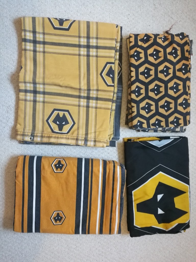 Selection of Wolverhampton Wanderers, Wolves branded single duvet sets