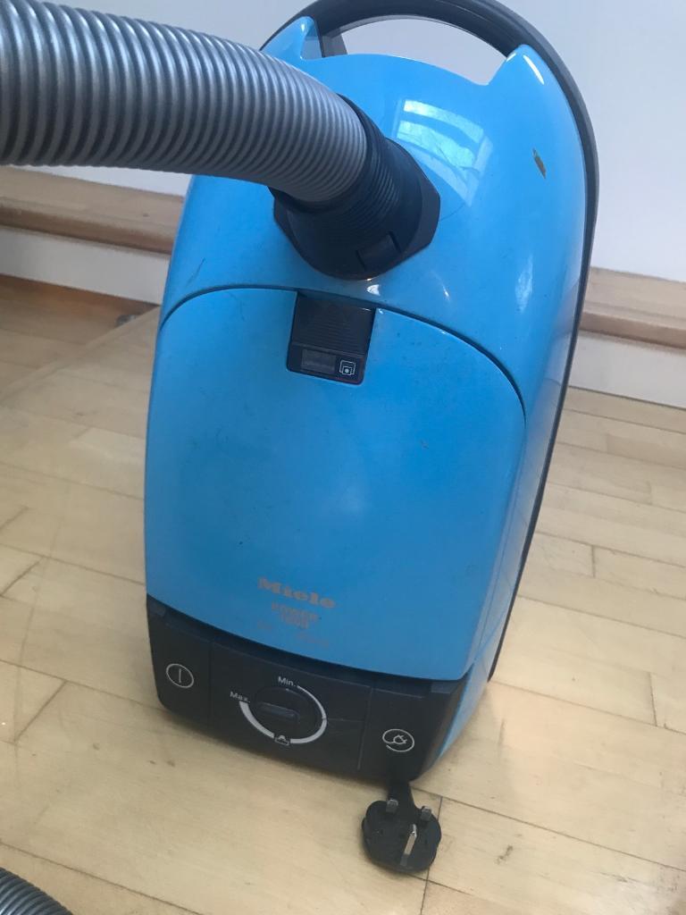 Miele power 1800 hoover vacuum SALE PENDING in Canary Wharf, London
