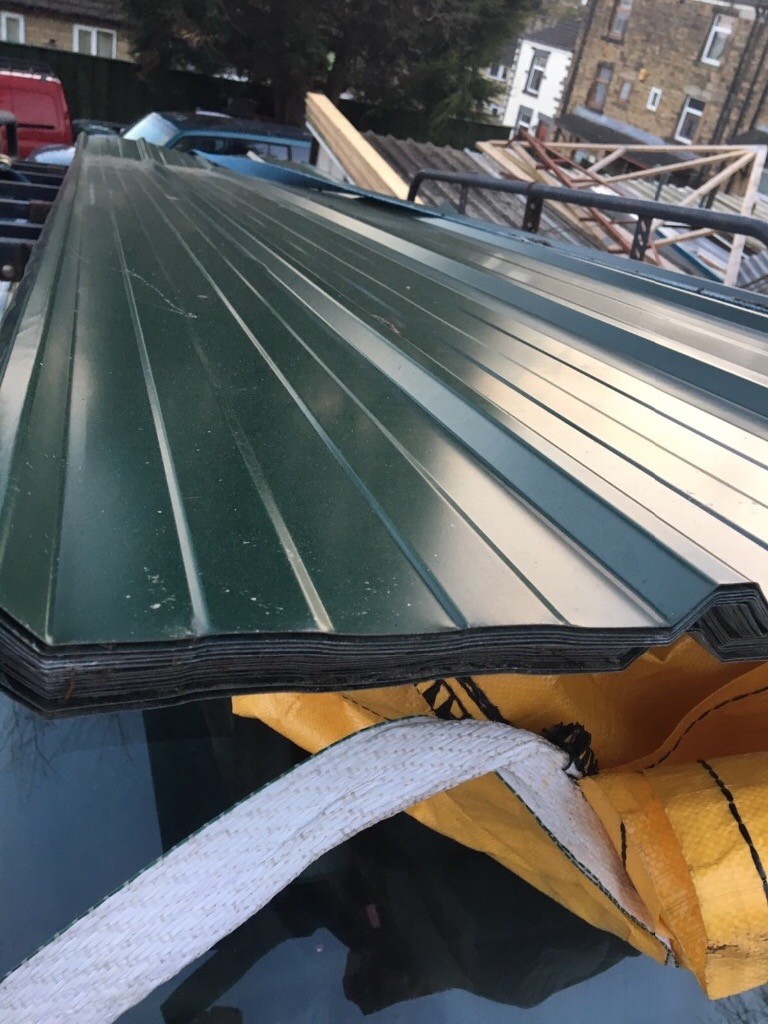 New Galvanised green roof sheets 11ft long 1 meter wide 3 flashings