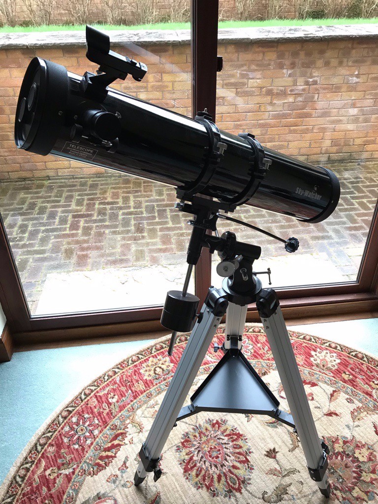 SkyWatcher 130/900 (EQ2) Motorised Newtonian Reflector Telescope in