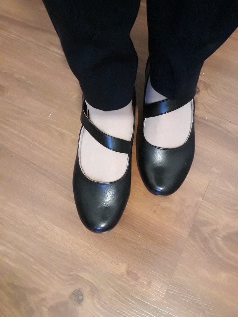 FREE Shuropody Smart Ladies shoes, Size 6 in Cheetham Hill