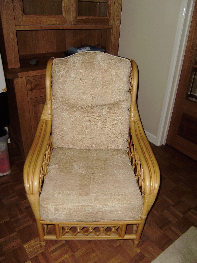 CONSERVATORY CHAIR VERY COMFY IN IVORY COLOURED FABRIC WASHABLE COVERS