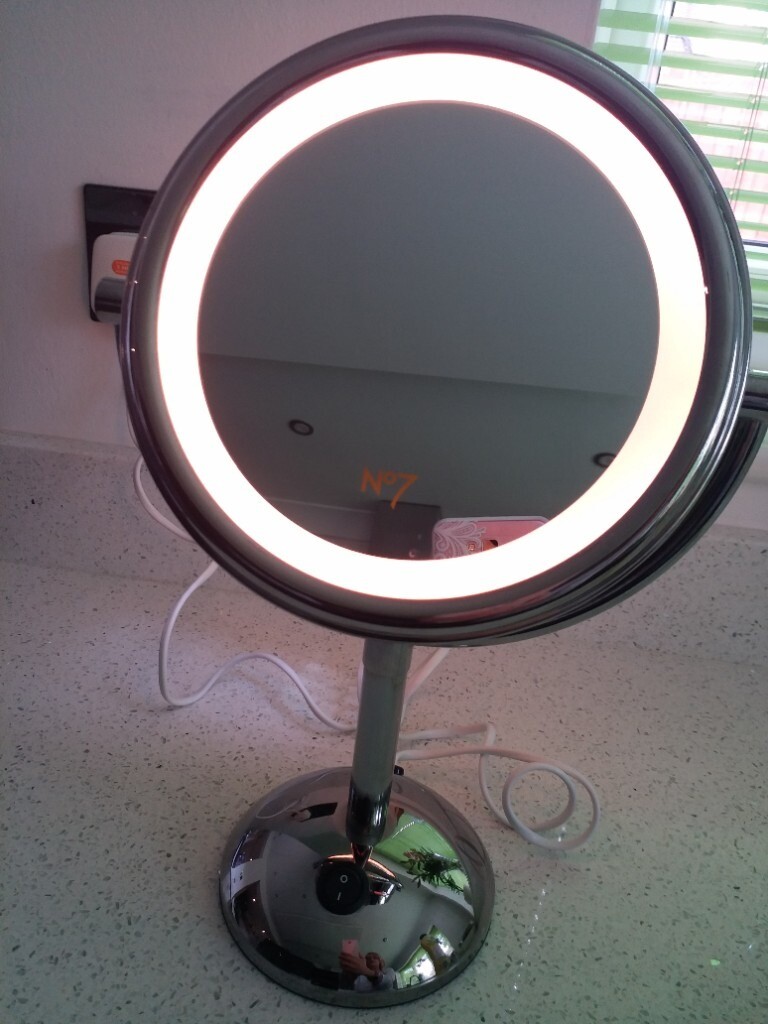 BOOTS NO7 LIGHT UP MIRROR in Bedale, North Yorkshire Gumtree