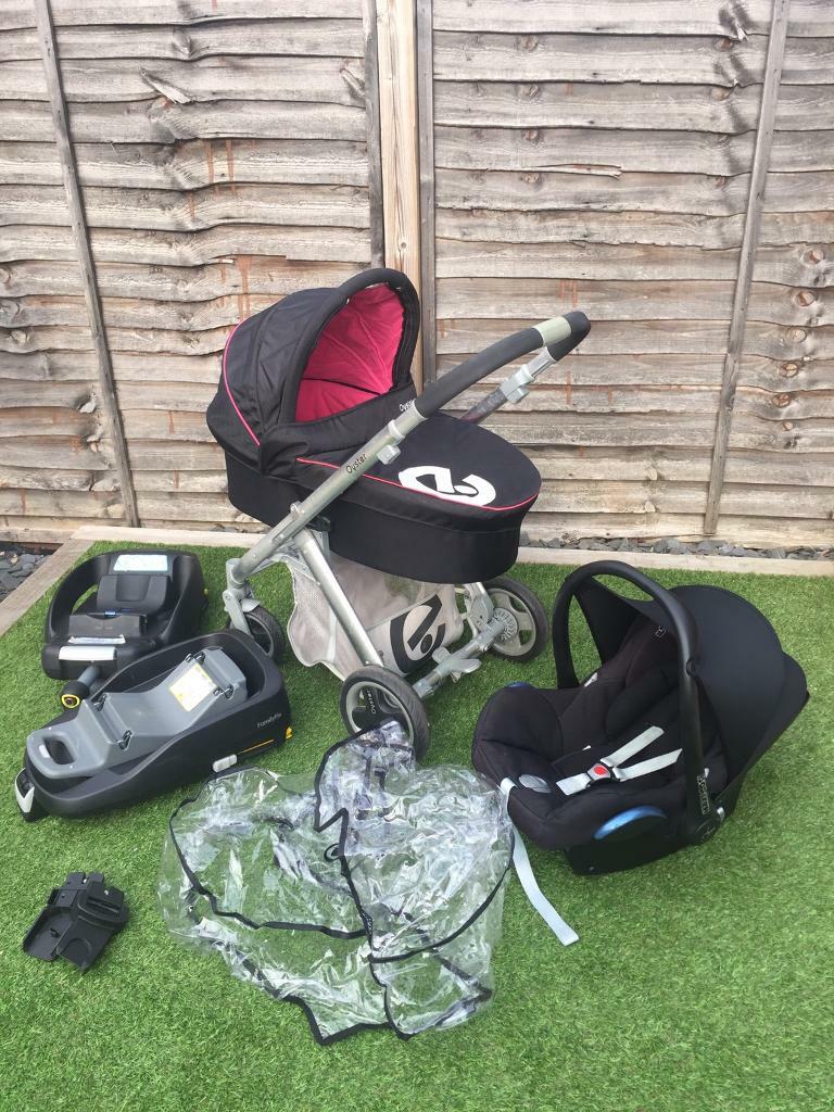 Oyster pram travel system and interchangeable maxi cosi car seat with 2 car isofix bases in