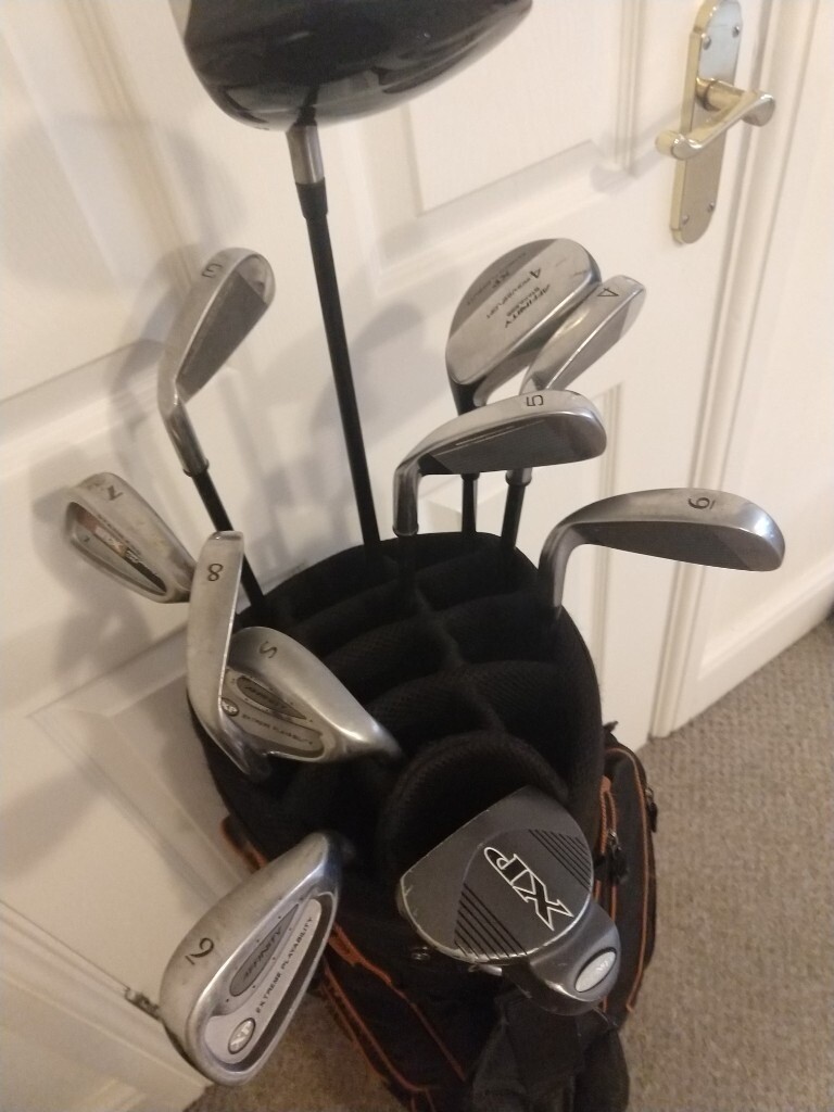 Affinity Golf Clubs (right hand) and bag in Harrogate, North