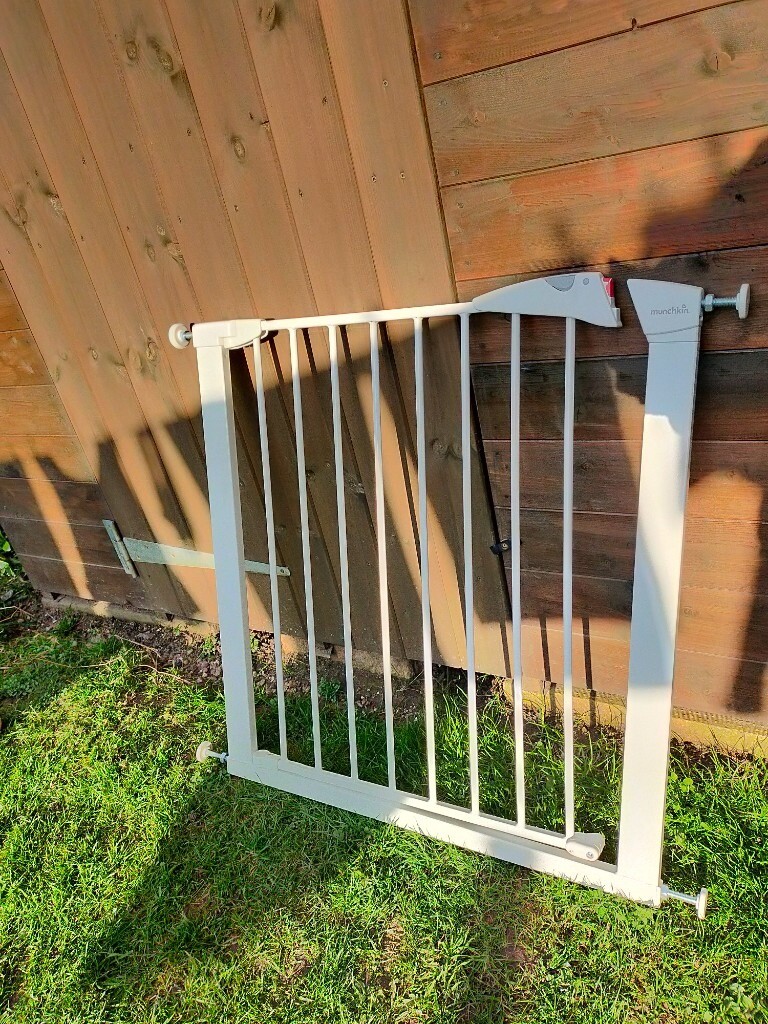 Munchkin stair gate in Mountsorrel, Leicestershire Gumtree