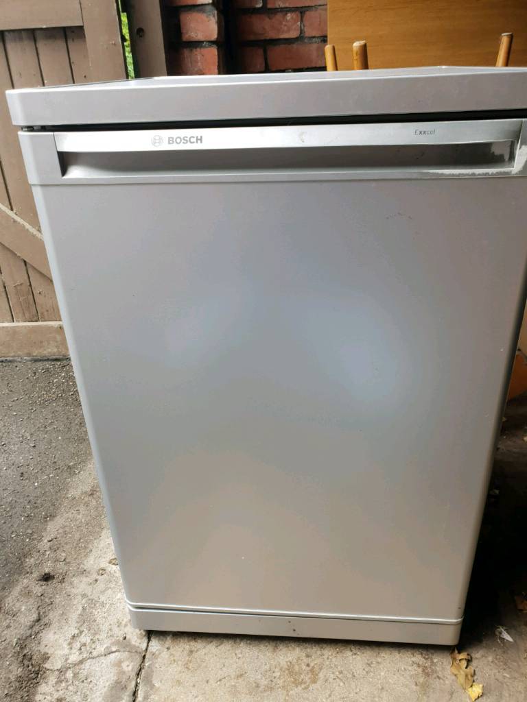 Bosch under the counter fridge been used for 2months old in Fishponds