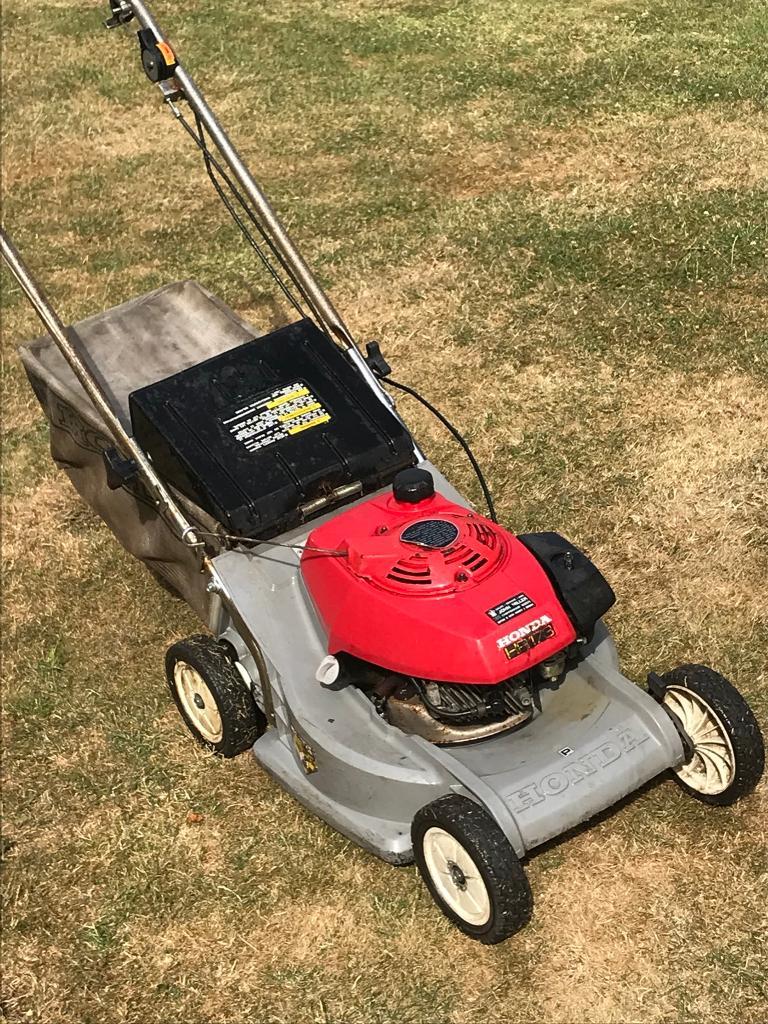 Honda hr173 Self Propelled Petrol lawnmower in Shepton Mallet