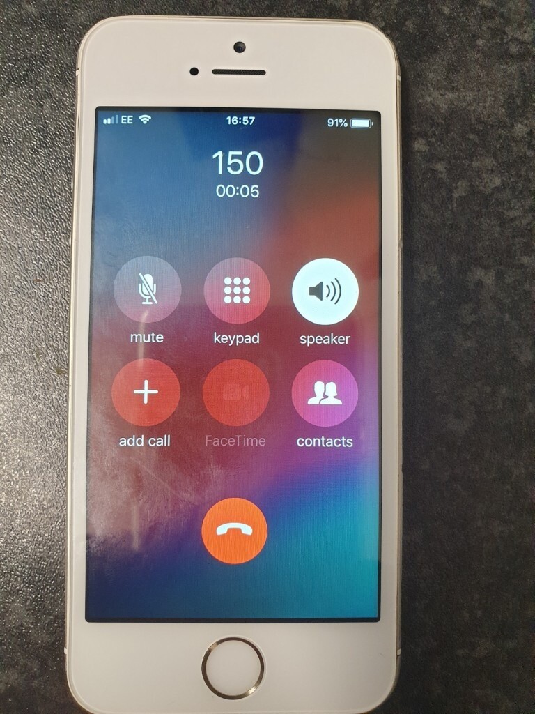 AppleIphone 5s White Gold Unlocked SIM Free 32GB Smartphone in