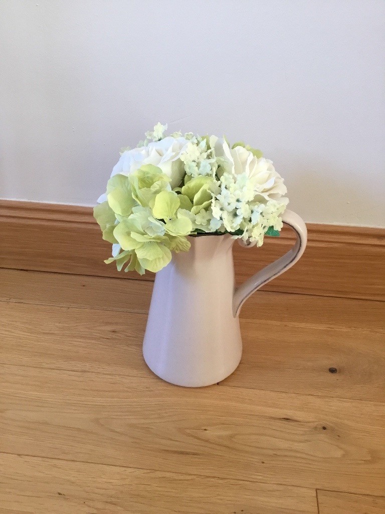 Lovely vintage vase with artificial flowers in Fairmilehead