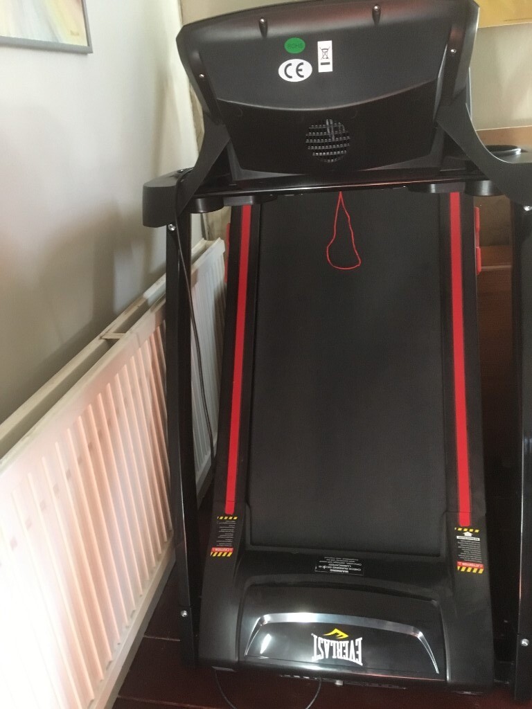 Everlast motorised folding Treadmill in very good condition in Hull