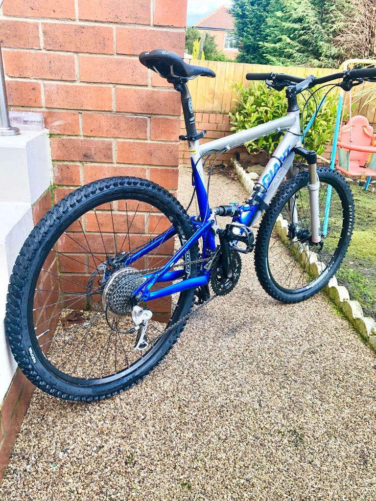 Giant Anthem 2 FULL Suspension in LARGE in Dewsbury, West Yorkshire