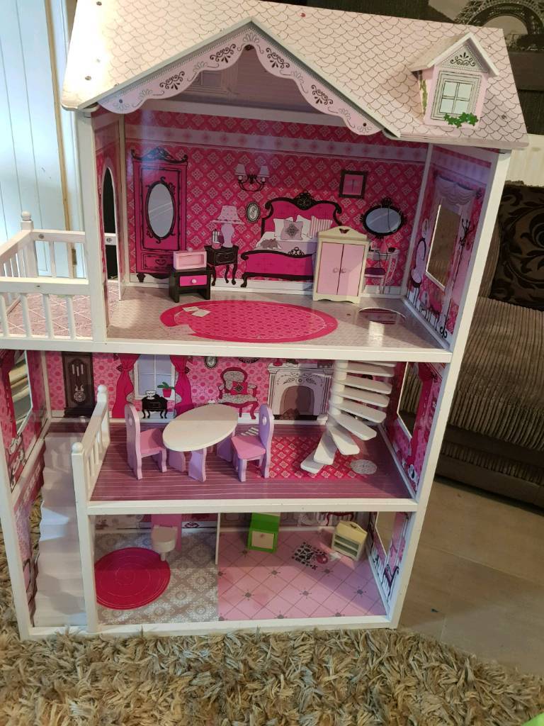 Large doll house for sale in West End, Glasgow Gumtree