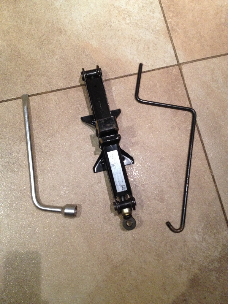 Car scissor jack for sale in Chandlers Ford, Hampshire Gumtree