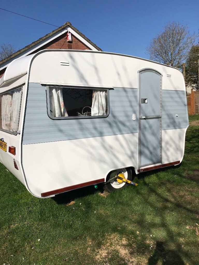 Small and beautiful vintage retro classic 1960’s Minster 3 birth caravan in Winchester
