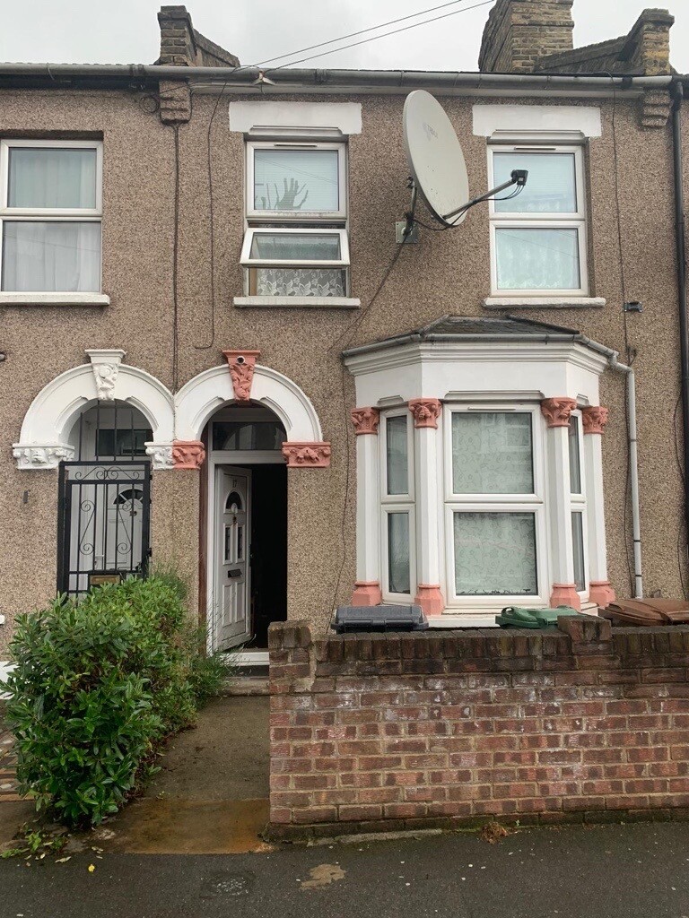 3 bedroom house Leytonstone to rent furnished/ unfurnished in