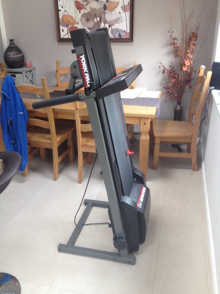 York Pacer 2750 Motorised Treadmill. Good Condition. Up to 10km/h speed. Priced to sell in