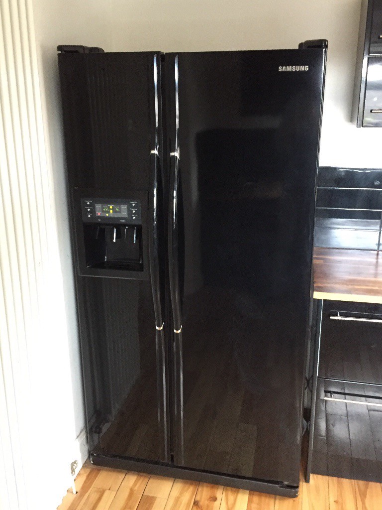 Bargain Gloss Black American Fridge Freezer in Hamilton, South