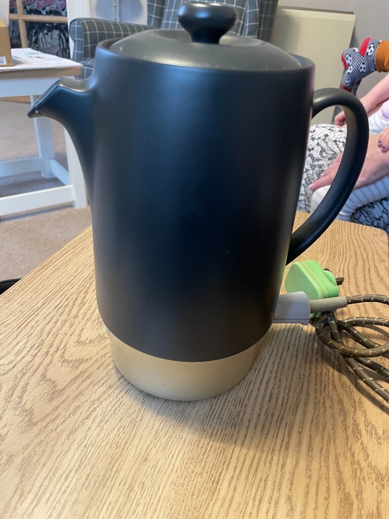 Russell Hobbs CP2 Wedgewood Automatic Coffee Pot in East Ardsley