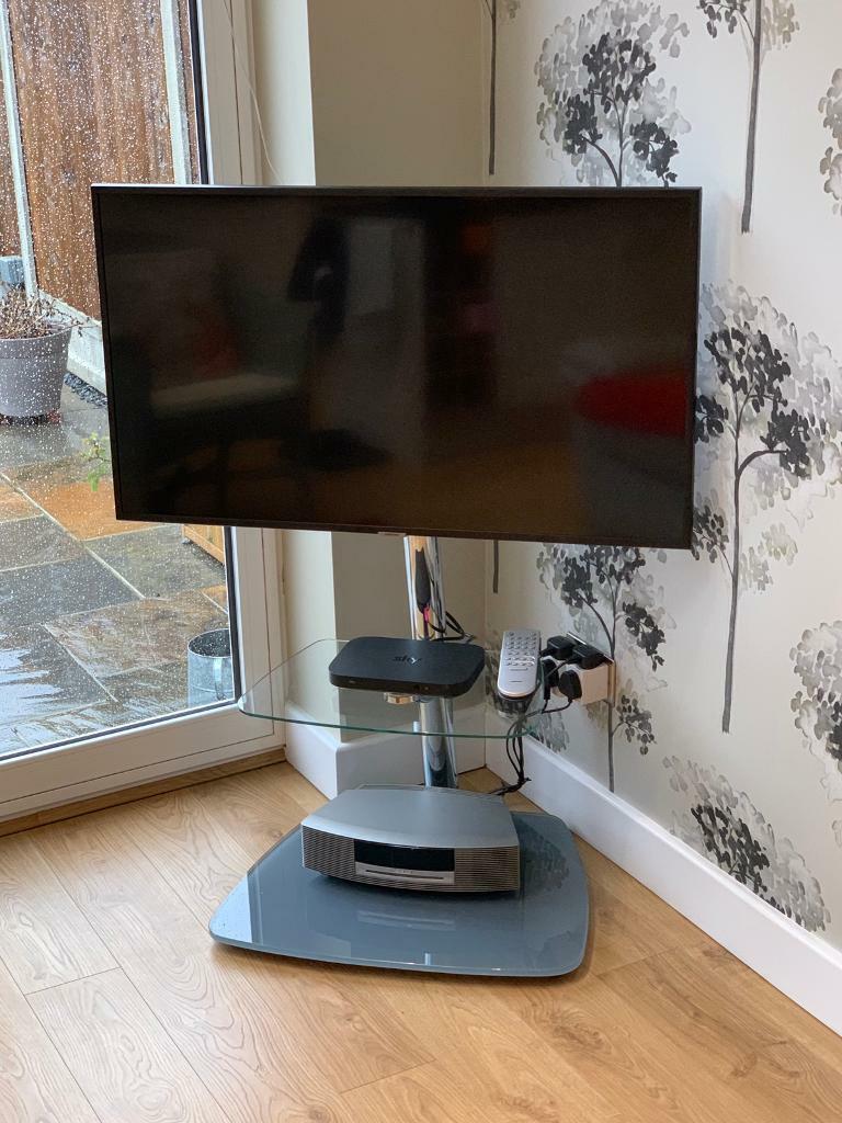 Avf 42177 Iseo Corner Tv Pedestal Stand For Up To 55 Inch Tv In