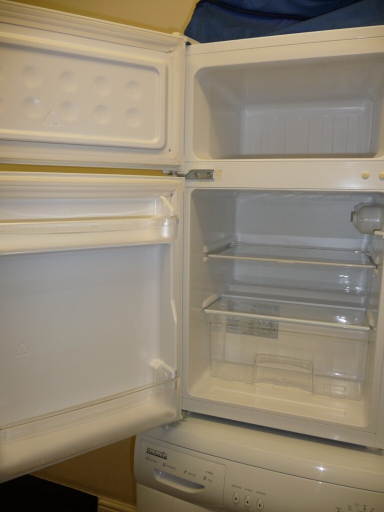Currys Essential Small under counter Fridge Freezer in Southampton