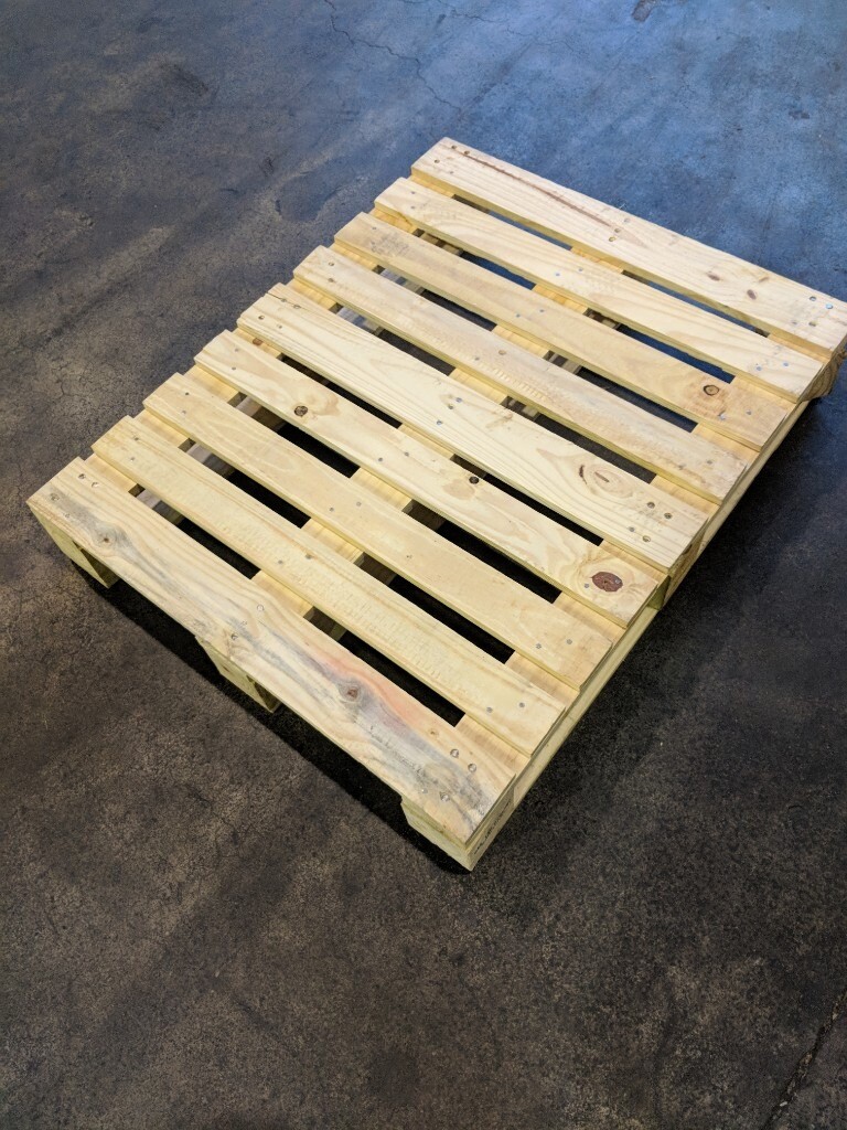 Wooden pallets for sale 970mm x 780mm very clean, good quality