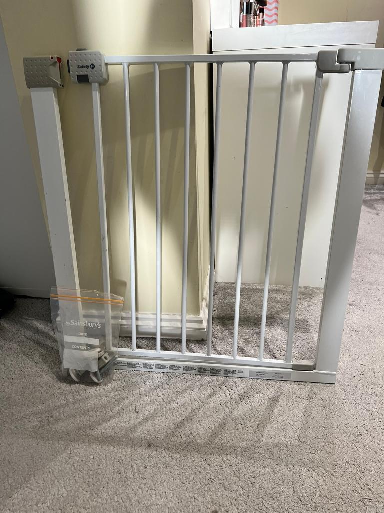 Safety 1st pressure fit stair gates 68cm x2 plus extender 18cm x1 in