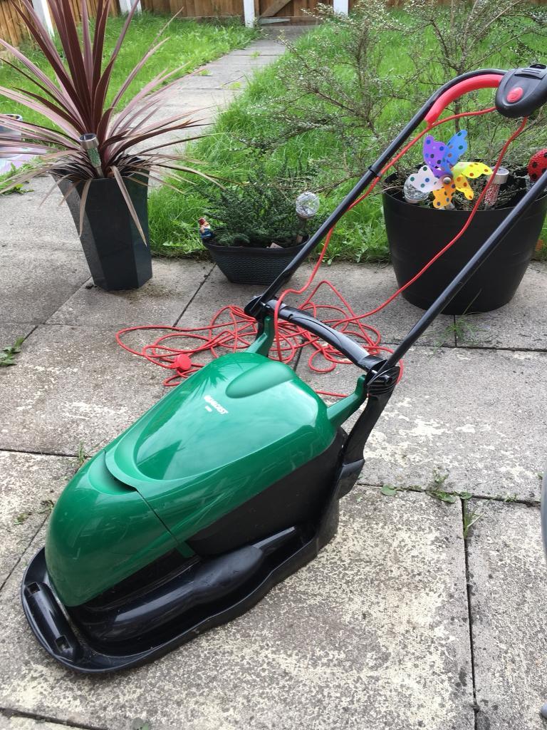 Qualcast HM30 Lawnmower Qualcast HM30 Hover Lawnmower 30cm Metal Blade