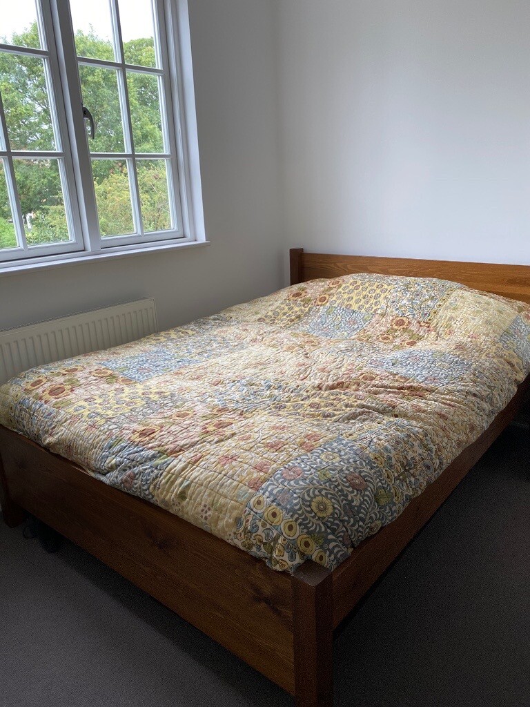 King size Warren Evans bed & Tempur Sensation Mattress in Willesden