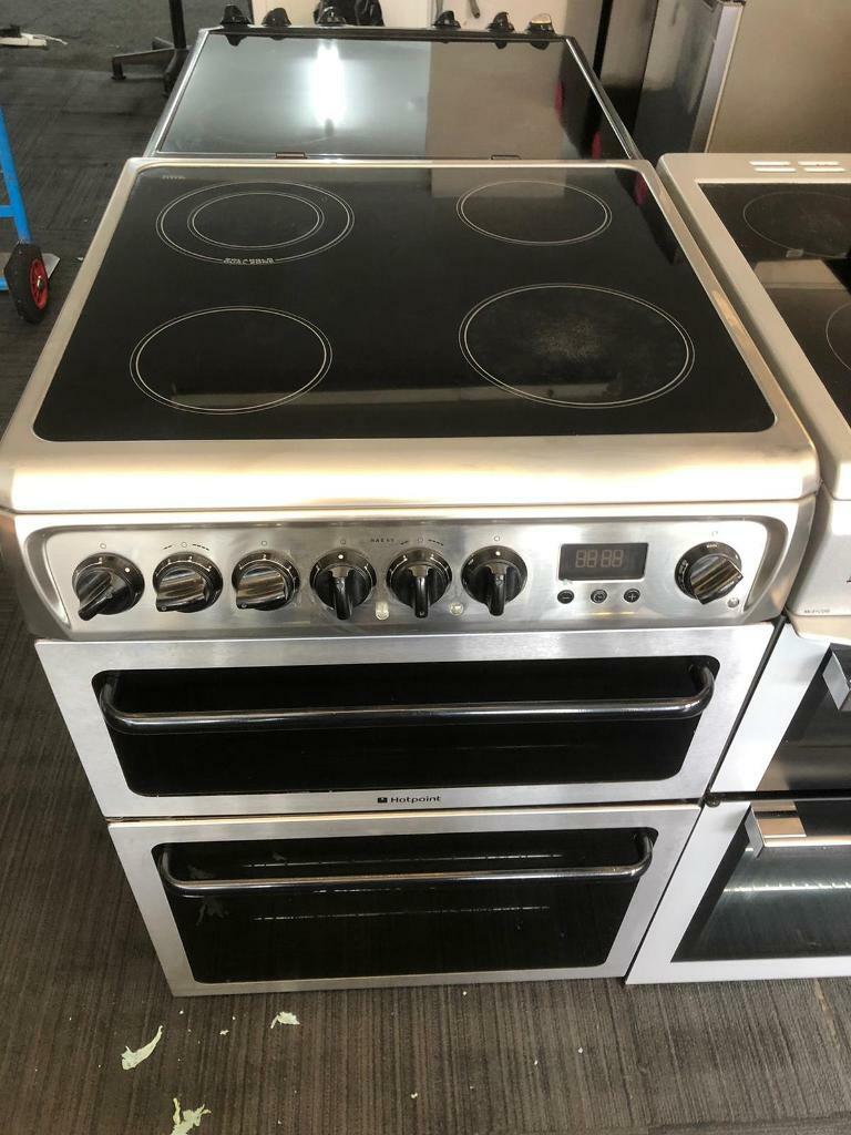 Chrome Hotpoint 60cm wide freestanding electric cooker in Doncaster