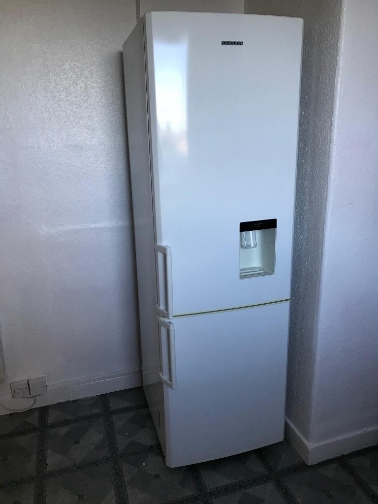 SAMSUNG FRIDGE FREEZER WITH CHILLED WATER DISPENSER in St Andrews