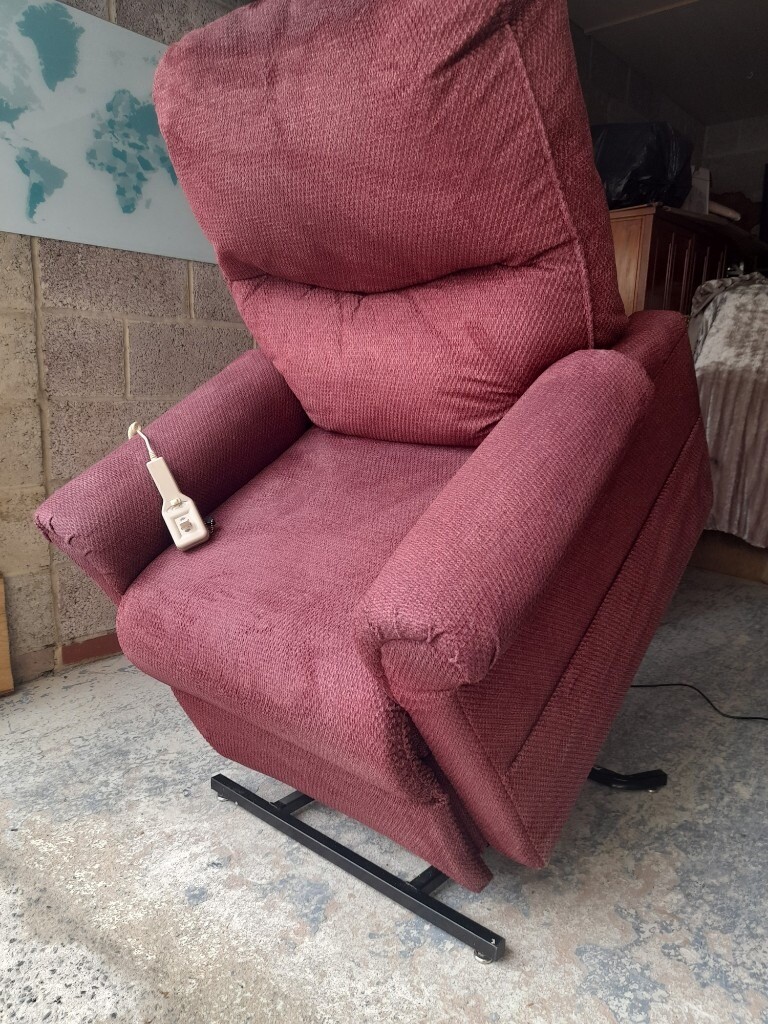 PRIDE TWIN MOTOR ELECTRIC RISER RECLINER CHAIR DELIVER 15 MILES rise