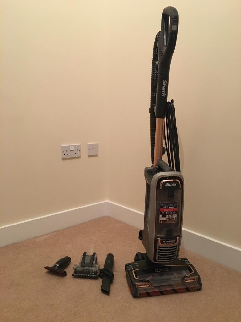 Shark vacuum duo clean powered lift away AX910UKT in Bristol Gumtree