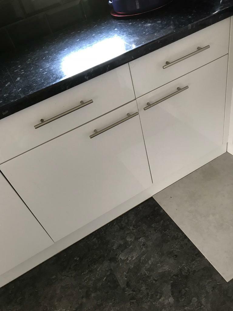 Howdens white gloss kitchen in Poole, Dorset Gumtree