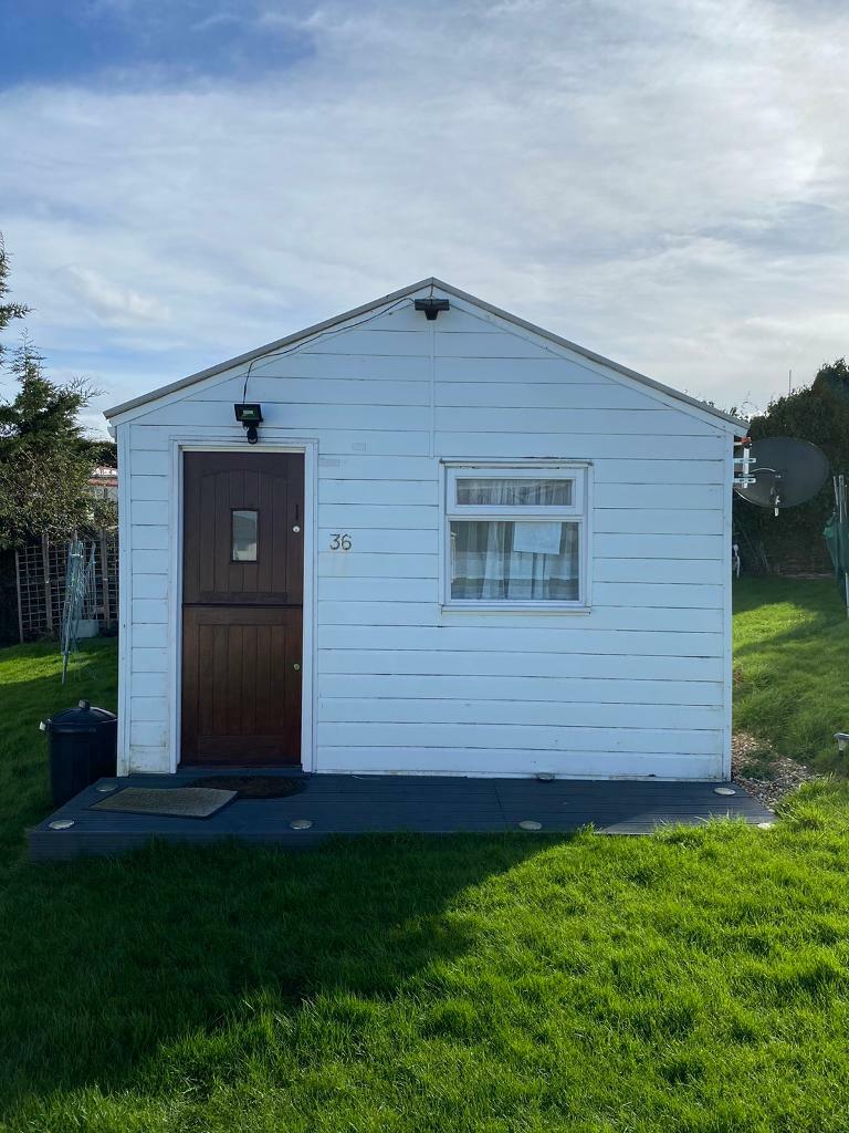 2 bedroom chalet in Eatchurch in Sheerness, Kent Gumtree