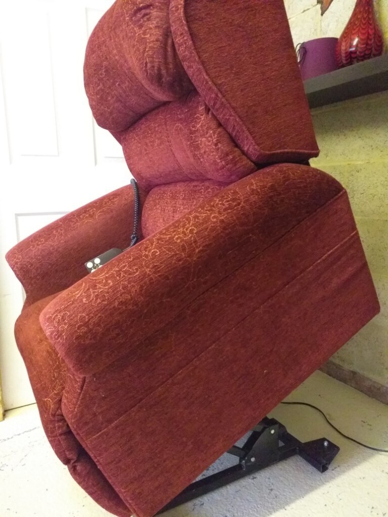 LARGE .. WIDE + LOW twin motor ELECTRIC RISER RECLINER CHAIR deliver 20