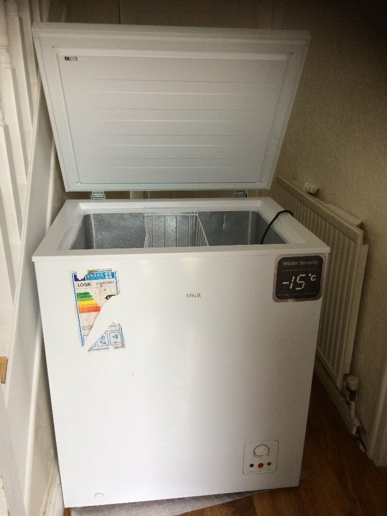 MEDIUM SIZE (142L) LOGIK CHEST FREEZER IN GOOD WORKING CONDITION in