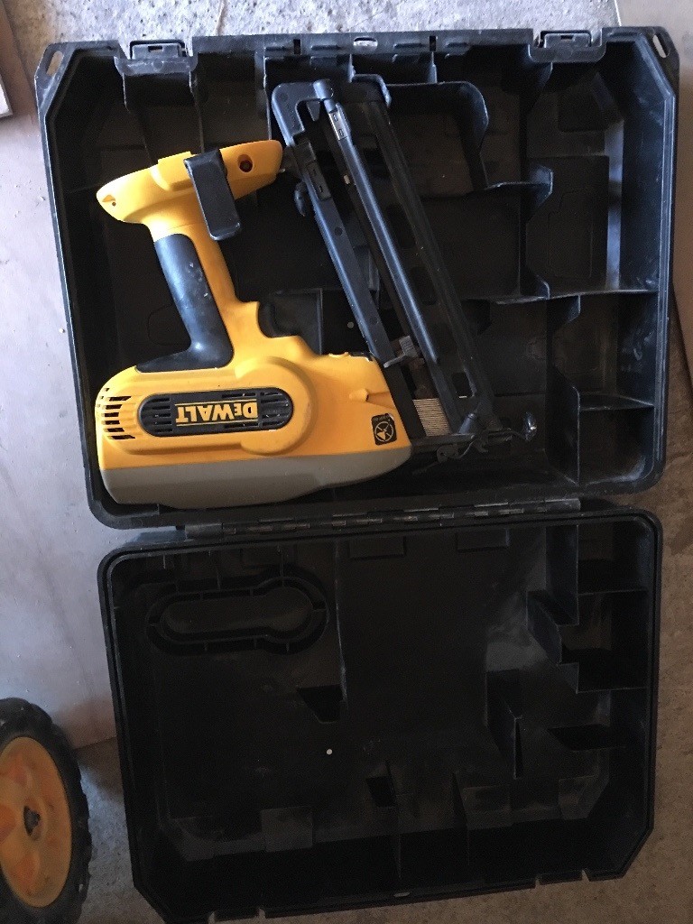 Dewalt 18 volt 16 gauge cordless nail gun in Liverpool, Merseyside