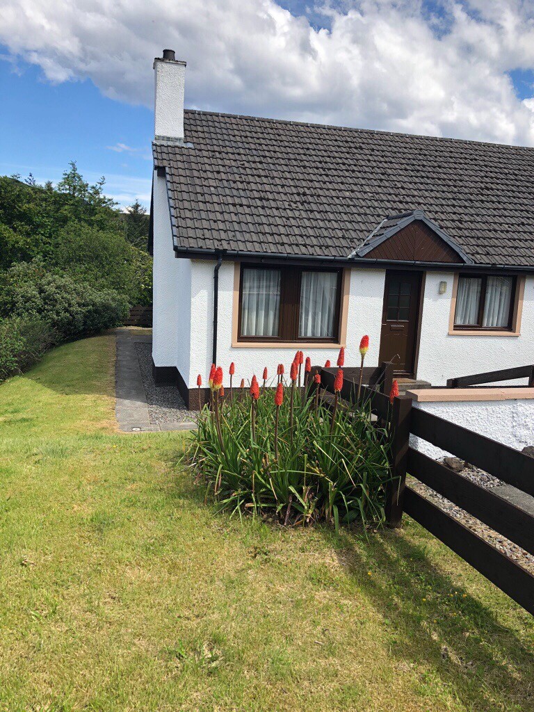 2 BED BUNGALOW FOR SALE 3 CREAG AN IOLAIRE, PORTREE, ISLE OF SKYE