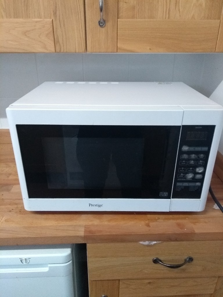 Prestige Microwave Oven (900 watts) in East London, London Gumtree