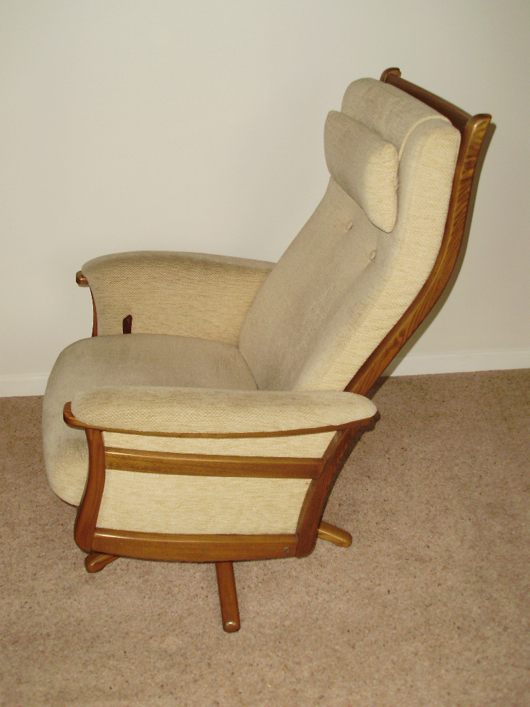 Ercol Gina Swivel/Recliner Chair, 'Golden Dawn'. in Sea Mills